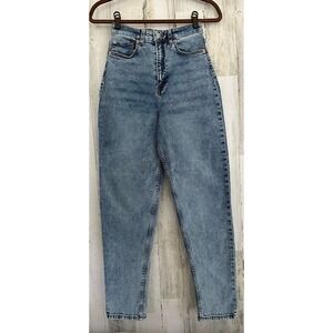 H&M Divided Mom Jeans Size 4 Light Wash High Waisted Acid Wash Tapered Leg